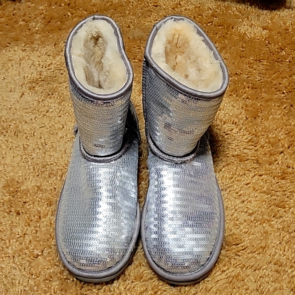 Silver sparkle Uggs (size 6)